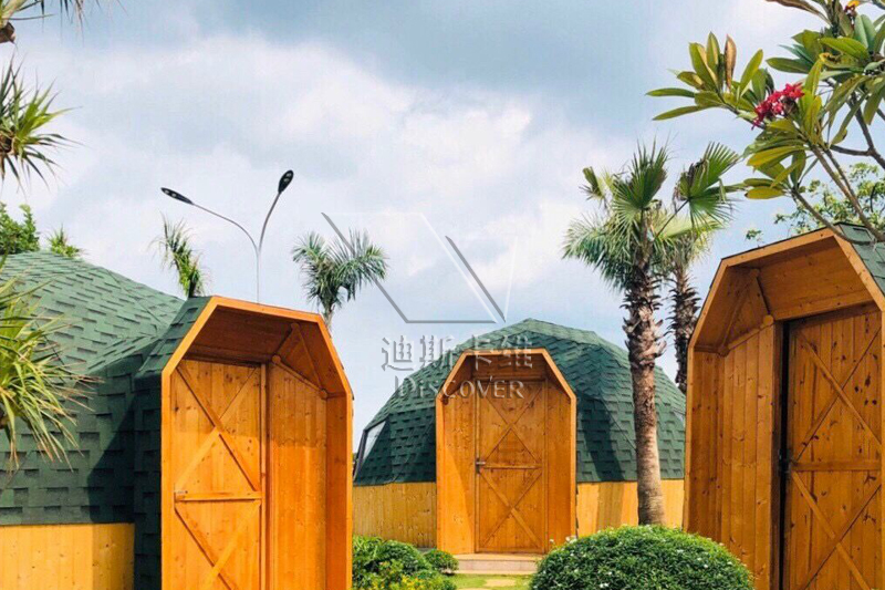 柔性沥青瓦对比传统瓦：轻盈柔韧，屋面装修少受限！